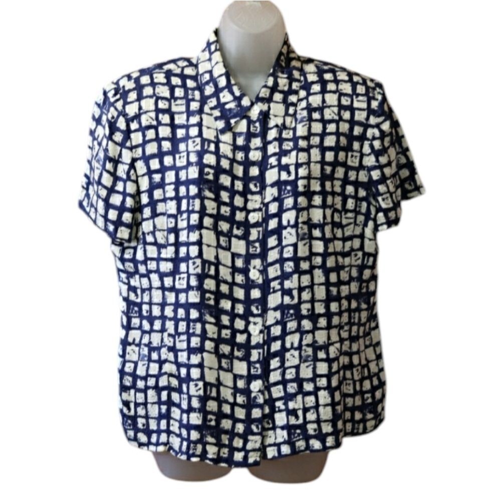 Maggy London Vintage Abstract Blue White Silk Blouse 14 Runs Small Short Sleeve